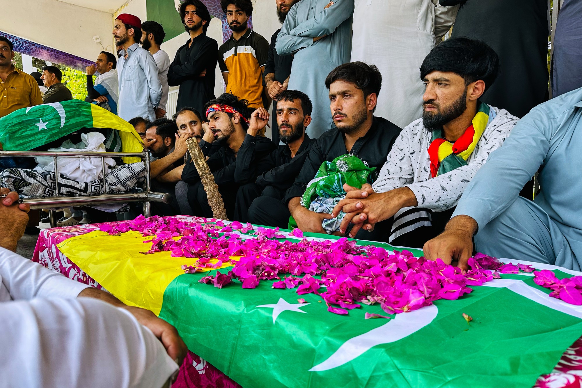  Protesty v Pakistane na hranici s Indiou si vyžiadali najmenej deväť obetí.