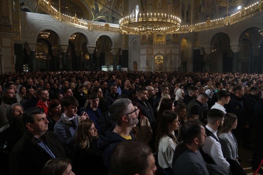 ponoćnu liturgija u Hramu