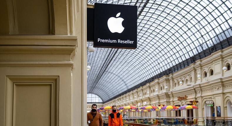 An Apple reseller in Russia in 2021.