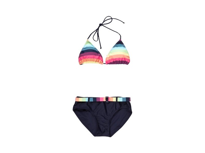 Stylowe plażowanie za niewielką ceną - stroje kąpielowe MOODO, kolekcja lato 2011