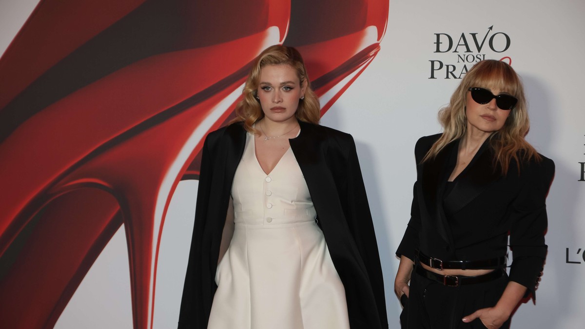 Mina Sovtić, Anica Dobra