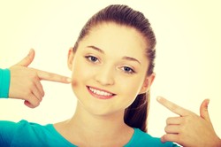 Zajrzyj i sprawdź! 5 chorób, które możesz "wyczytać" z jamy ustnej