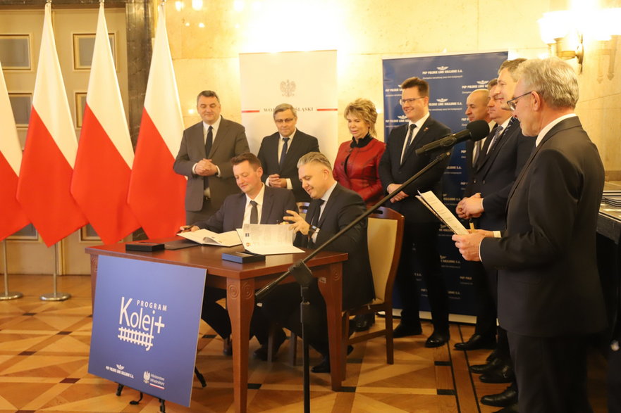 Umowy na 100 km torów podpisane - 05.12.2022 · fot. Śląski Urząd Wojewódzki