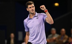 Turniej ATP w Marsylii. Awans Hurkacza do półfinału po zaciętym meczu z Ymerem