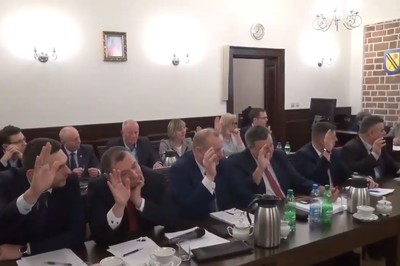 Spóźniona uchwała też może być oceniana przez sąd