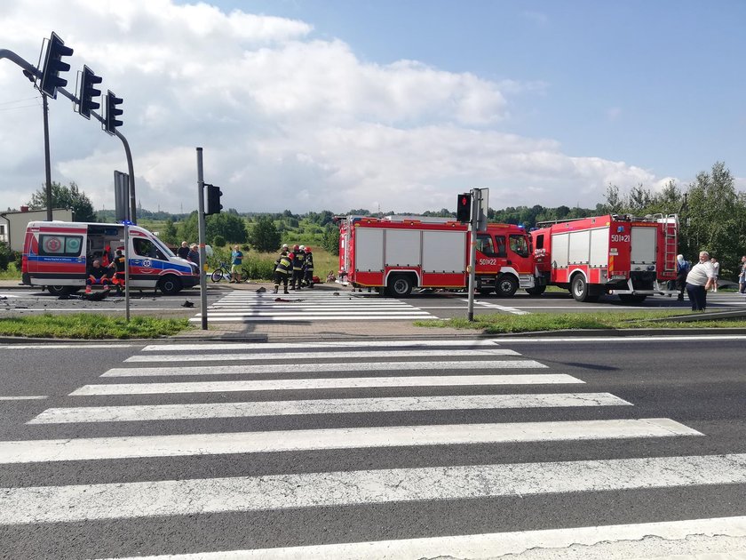 Auto zderzyło się z karetką