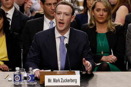 Oto najważniejsze wątki z przesłuchania Marka Zuckerberga przed komisjami Senatu USA