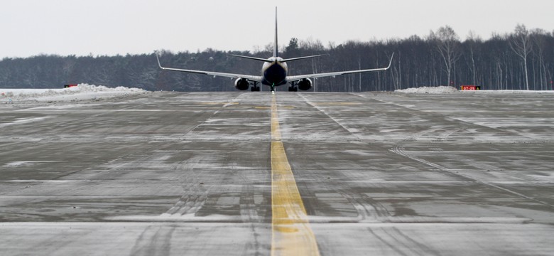 Nowy pomysł na lotnisko w Modlinie. "Nie ma potrzeby remontu całego pasa"