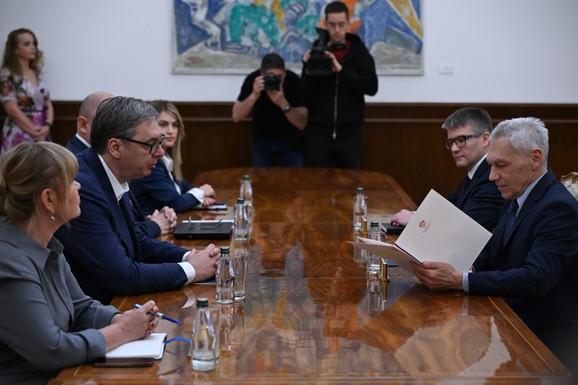 "PREDAO SAM PISMO ZA PUTINA" Vučić se sastao sa Bocan - Harčenkom: Za Srbiju je od ključnog značaja sigurno snabdevanje energentima  (FOTO)