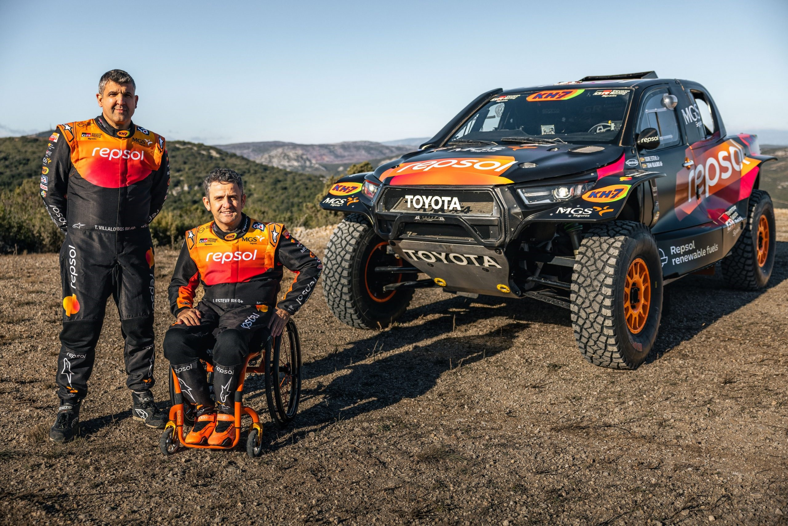 Esteve pilotará en el Dakar con el Hilux campeón mundial adaptado a sus manos