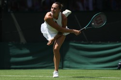 I wtedy weszły one, całe na biało. Najlepsze tenisistki grają na Wimbledonie [FOTO]
