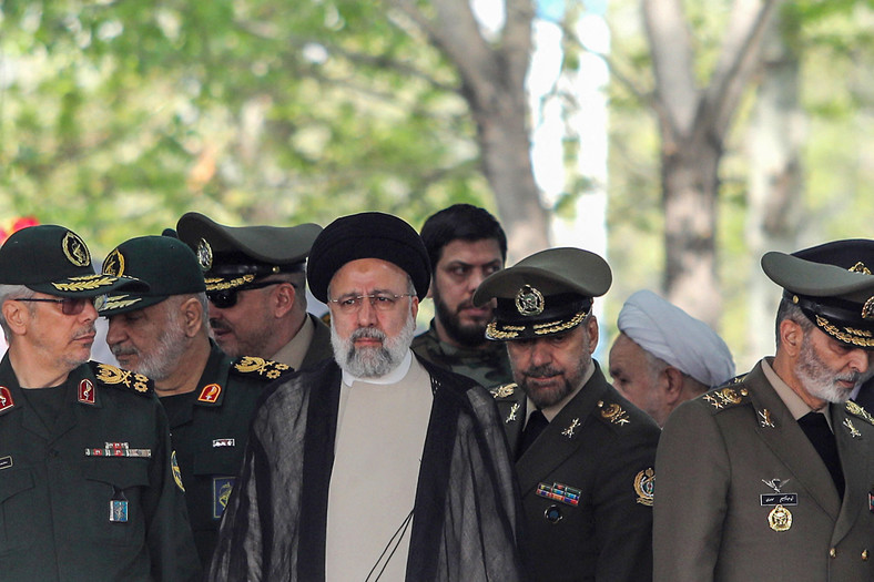 Prezydent Iranu Ebrahim Raisi podczas parady wojskowej w Teheranie, 17 kwietnia 2024 r.
