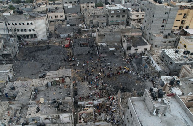 The rubble of destroyed buildings in a residential area targeted by Israeli missiles in Deir al-Balah, central Gaza, on Friday, Oct. 27, 2023. Authorities in Hamas-run Gaza said the death toll since the war erupted had surpassed 8,000, while US President Joe Biden and his Egyptian counterpart agreed Palestinians shouldn’t be displaced to Egypt. Photographer: Ahmad Salem/Bloomberg