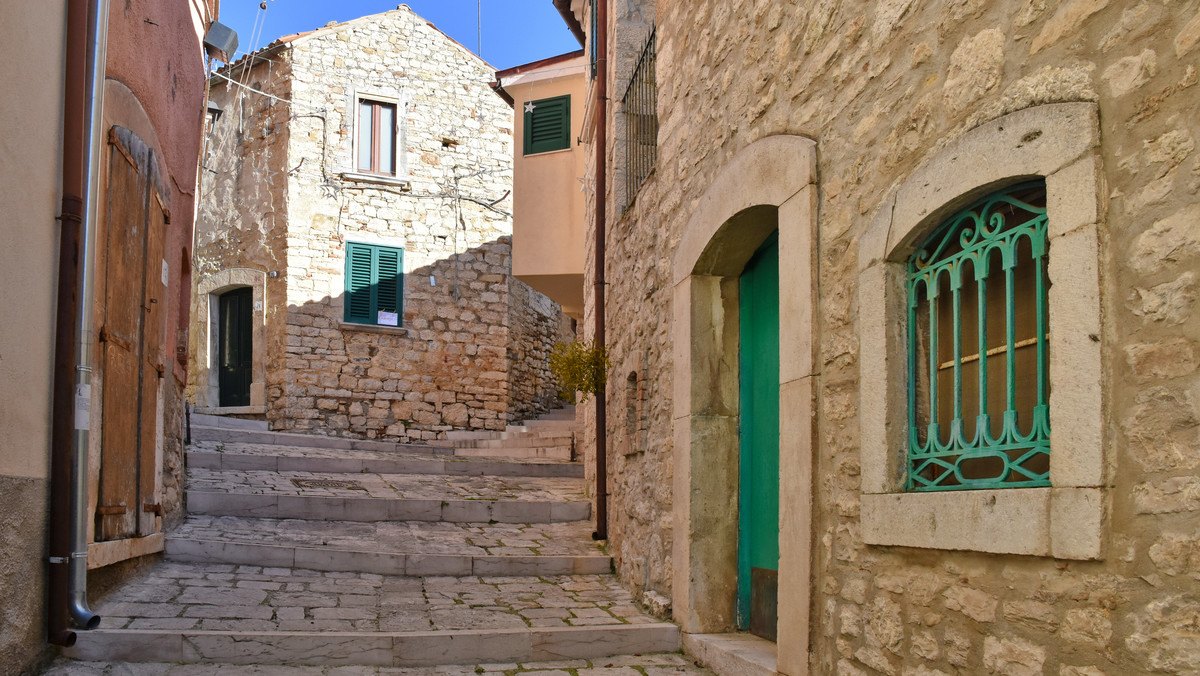 Włochy. O domy sprzedane za 1 euro upominają się ich spadkobiercy 