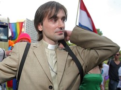 Gejowska telewizja szuka pracowników