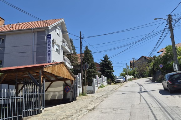 "DEČAK U HOSTELU POČEO DA DOZIVA MAMU" Komšije iz ulice kojom je nestalo dete SAMO TUMARALO NOĆU otkrili detalje drame: "To ni u filmovima nismo videli"