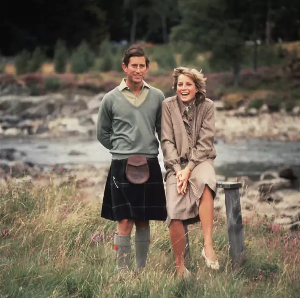 19 sierpnia 1981 r.  Karol i Diana podczas miesiąca miodowego. Zamek Balmoral, Szkocja 