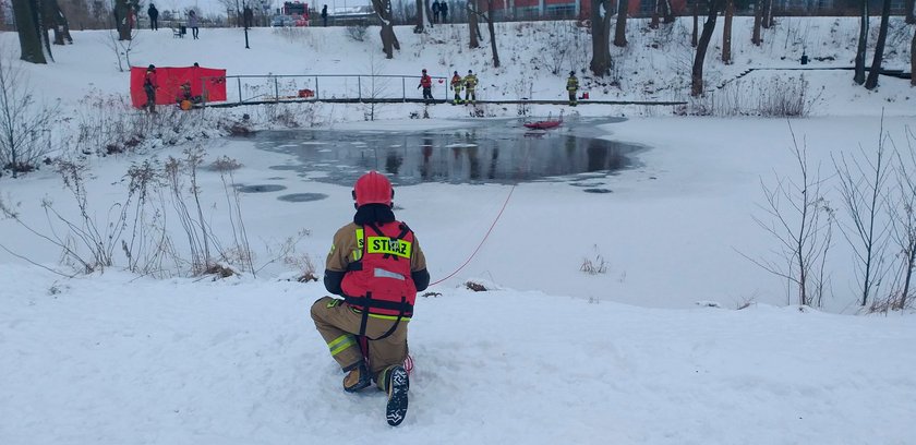 26-latek ruszył na lód za swoim psem. Utonął na oczach matki