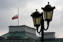 Do żałoby narodowej trzeba podchodzić z dużą ostrożnością. Ta najbliższa jest błędem