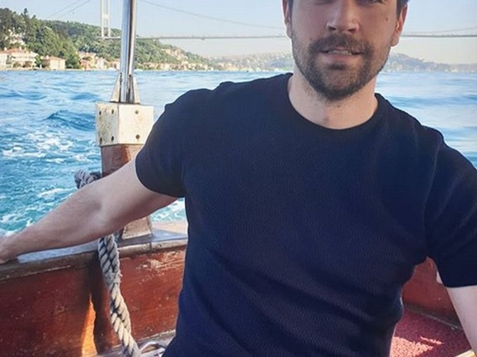 Čaglar Ertugrul zvezda serije "Ćerke"