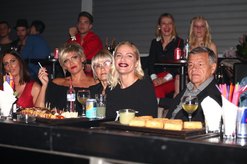 Roditelji i sestre Nataše Bekvalac