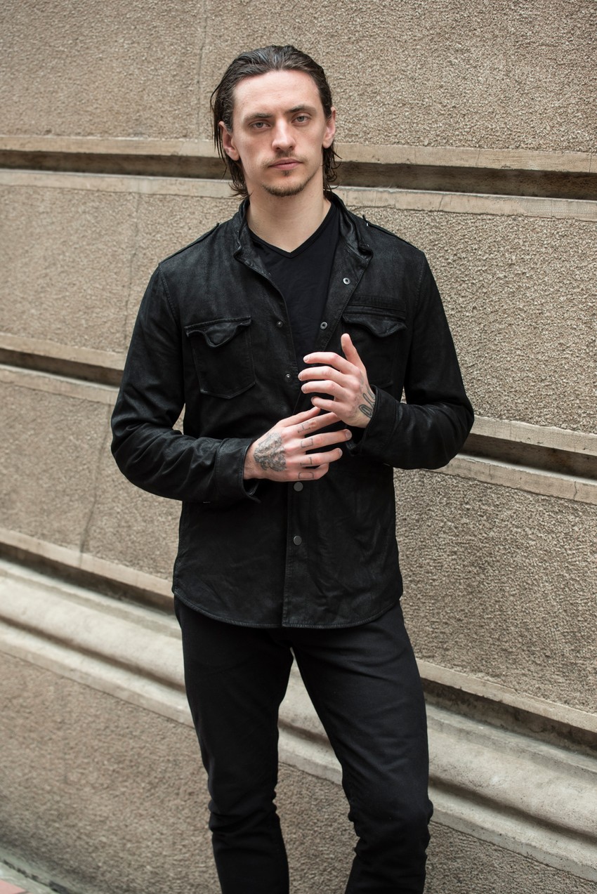 Sergej ispred Narodnog muzeja Beograd