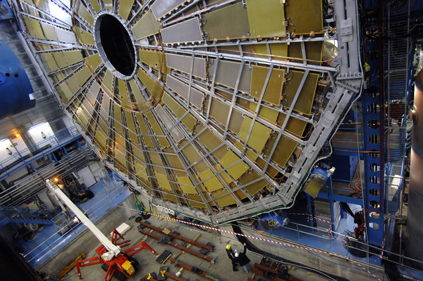 Detektor cząstek ATLAS w Europejskim Ośrodku Badań Jądrowych CERN w pobliżu Genewy.