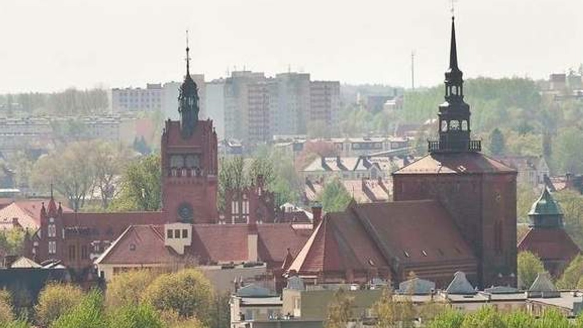 Wybory samorządowe dostarczają nowych statystyk dotyczących liczby mieszkańców Słupska. Jest ich coraz mniej. W kampanii powraca też kwestia poszerzenia granic miasta kosztem sąsiednich gmin.