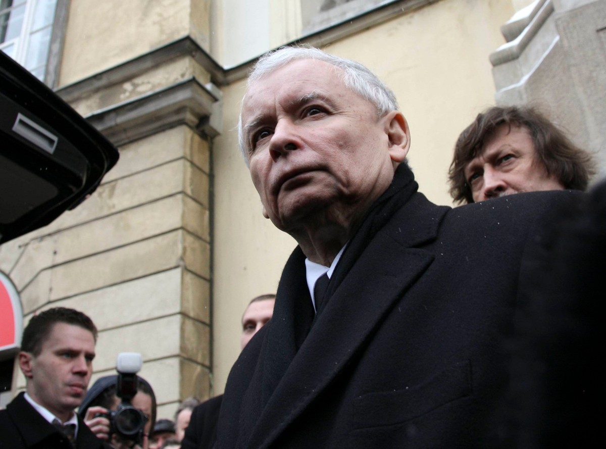 Jarosław Kaczyński na pogrzebie matki Jadwigi