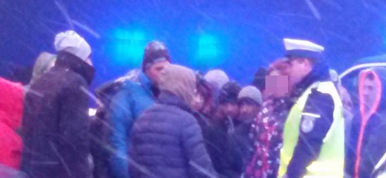 Szokujące odkrycie straży granicznej i policji z Zielonej Góry! 43 osoby w jednym mercedesie. ZDJĘCIA