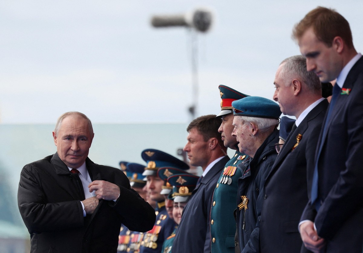 Putin mówi o końcu wojny i wciąga Schrödera. Kulisy politycznej gry, która dzieli Europę