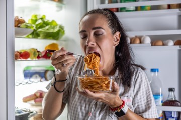 Mi állhat az állandó éhségérzet hátterében? Ilyen, amikor az éhséghormonok okozzák