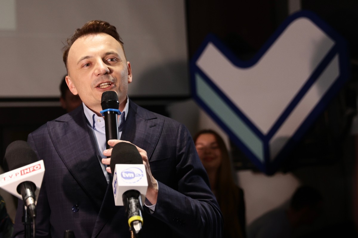 Łukasz Gibała do ostatniej chwili walczył o fotel prezydenta Krakowa. W drugiej turze wyborów o włos przegrał wyścig z kandydatem KO Aleksandrem Miszalskim.