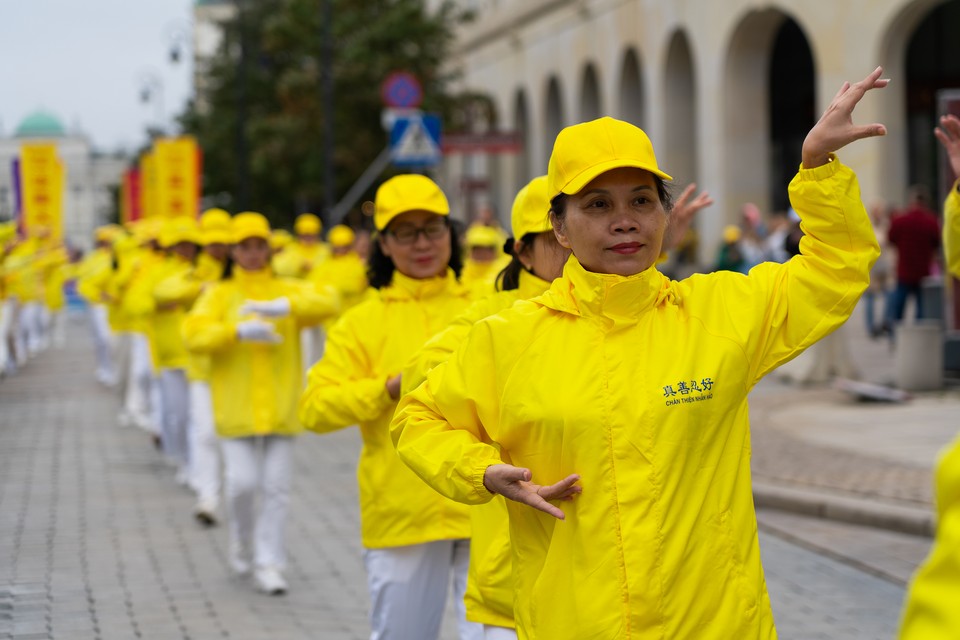 Marsz Falun Gong w Warszawie