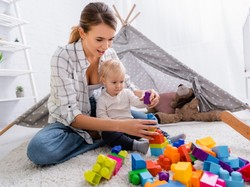 Pierwsze 2 lata są kluczowe: Ważne zasady budowania prawidłowej więzi z dzieckiem