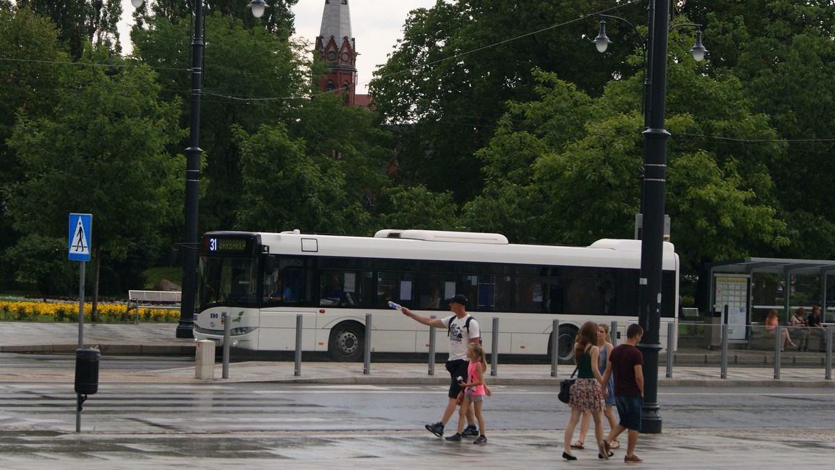 Spółka MAN Truck&amp;Bus Polska z Wolicy była jedyną, która stanęła do przetargu na dostawę kilkunastu autobusów hybrydowych do Torunia. Pojazdy zaczną wozić pasażerów już za kilka miesięcy.