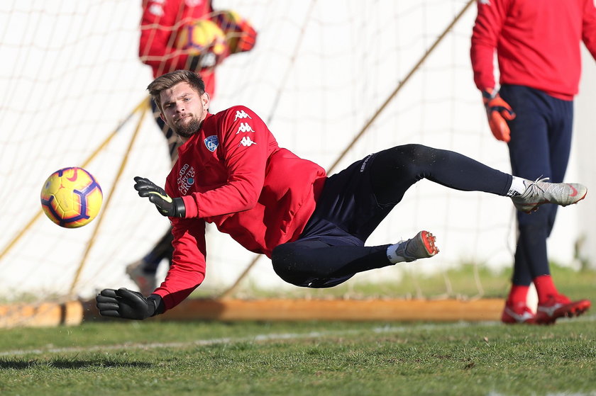 Empoli FC Unveils New Signing Bartlomiej Dragowski