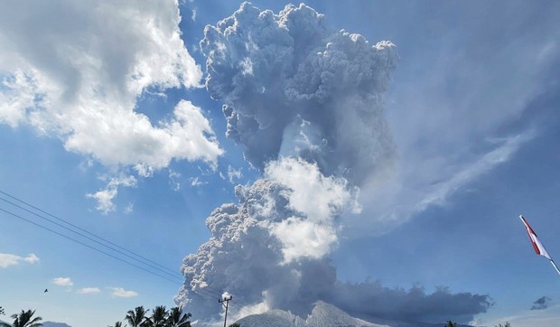 Vulkan Levotobi Laki Laki, Indonezija