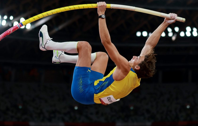 Armand Duplantis (22 l.) potwierdził w Tokio, że jest najlepszym tyczkarzem na świecie. 