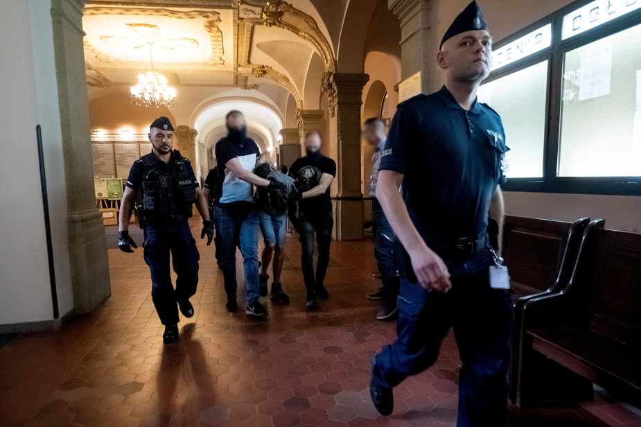 Sąd Rejonowy w Poznaniu, 17-letni Alan O. jest doprowadzany na posiedzenie aresztowe.