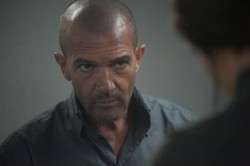 Łysy Banderas chciałby być jak "Mad Max" [ZDJĘCIA]