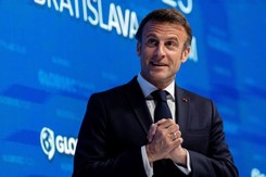 Macron przeprasza Polskę, korygując słowa Chiraca