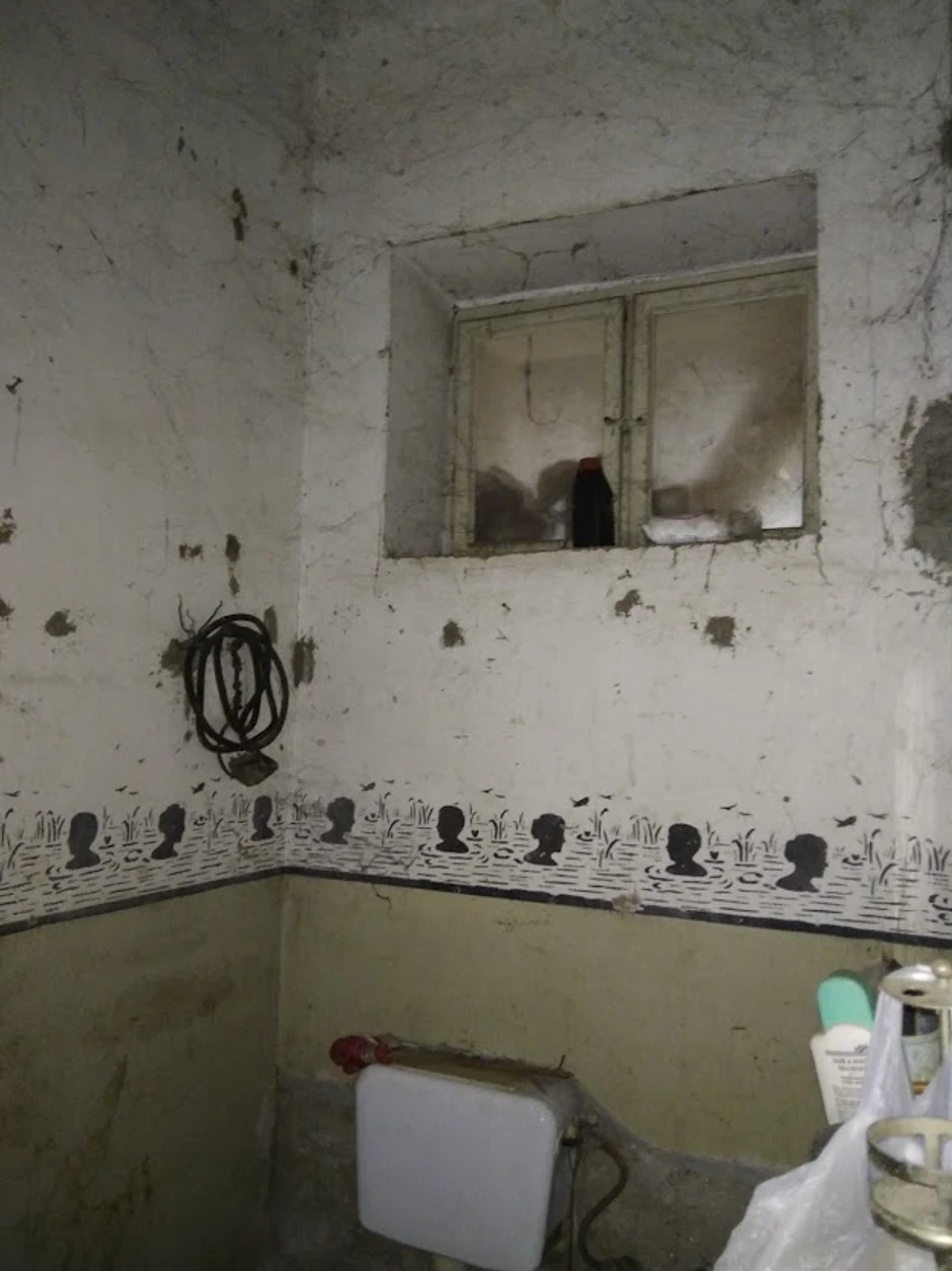 Kupatilo mora da se renovira od poda do plafona u celosti