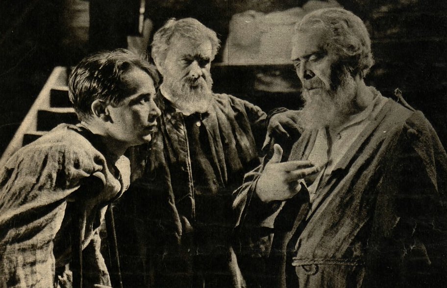 Kazimierz Junosza-Stępowski, Stanisław Grolicki i Włodzimierz Łoziński w scenie z filmu Znachor (1937)