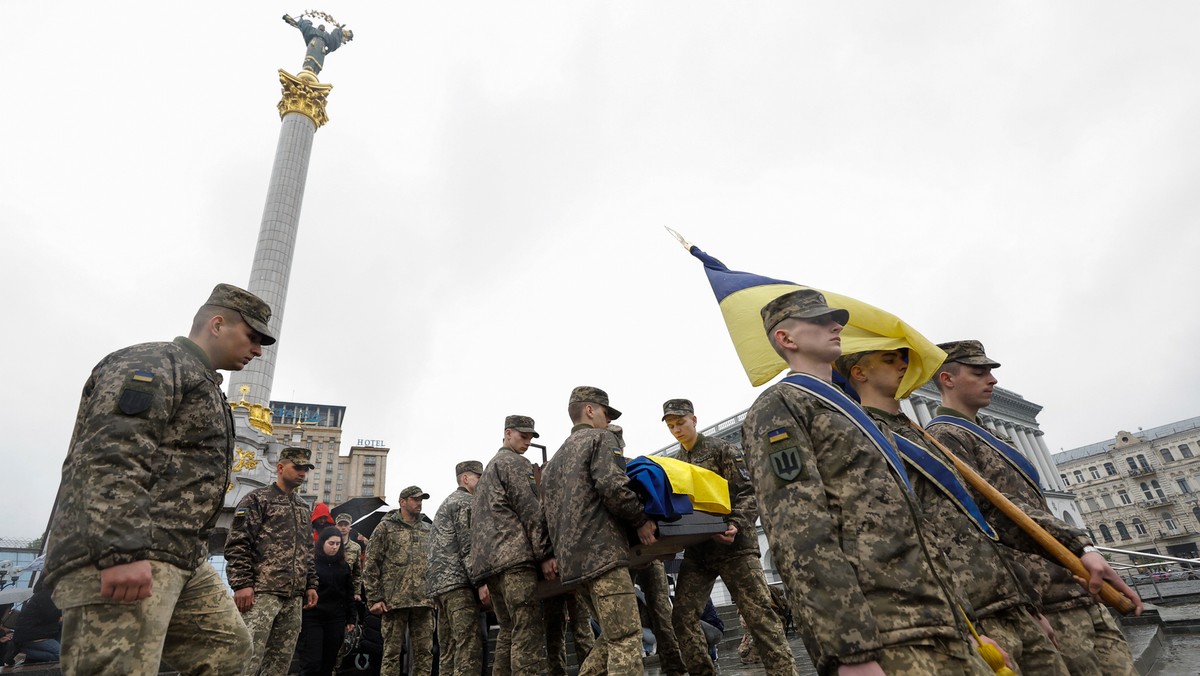 Ukraińscy mężczyźni w wieku poborowym mogą uzyskać paszport tylko w Ukrainie