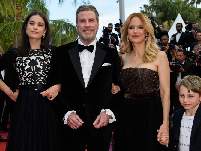 Keli Preston i Džon Travolta sa ćerkom i mlađim sinom 2018. na Filmskom festivalu u Kanu