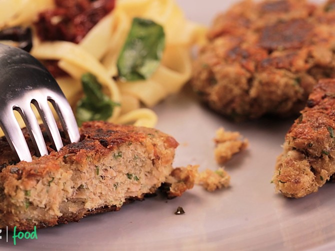 Noizz_food_Tuna_pljeskavice_sa_pastom_cop_safe