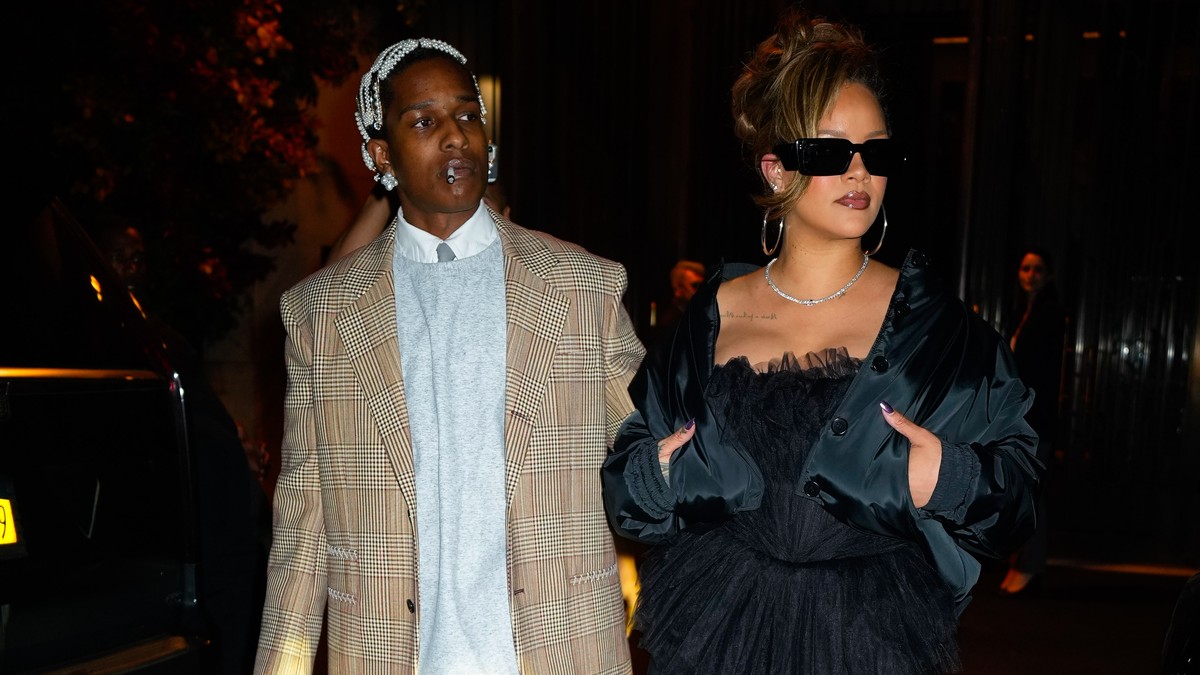 Végre megmutatták! Ez a gyönyörű kisbaba Rihanna második gyermeke – fotó