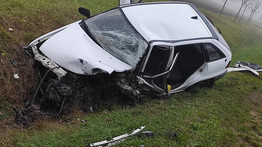 Tragikus előzés Mezőberénynél: a vétlen sofőr életét vesztette a szörnyű balesetben – Megrendítő fotók a helyszínről