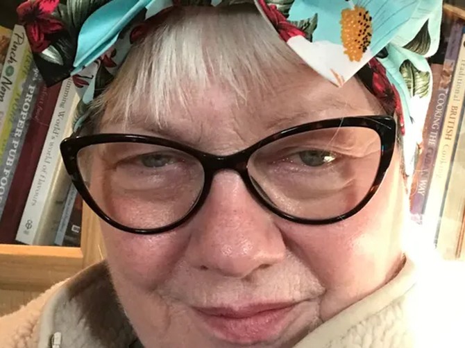 Barbara se probudila usred operacije i osetila kako joj ruke kopaju po stomaku